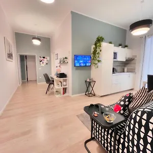le-piazze-di-napoli-apartment.hotels-amalfi.com/